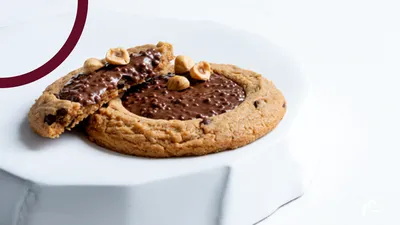 Crispy Cookie with Hazelnut Topping – Cacao‑Trace certified